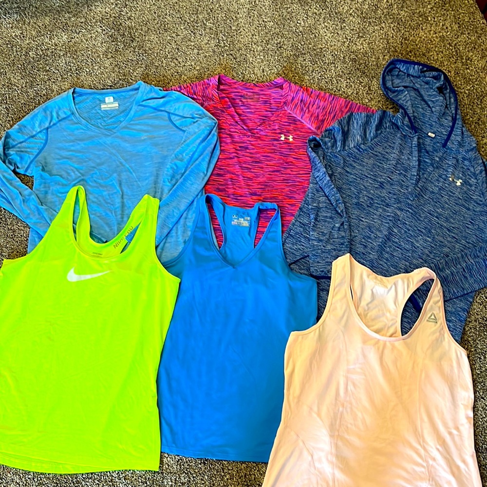 Women’s 6 pc. Athletic tops Size Lg. EUC